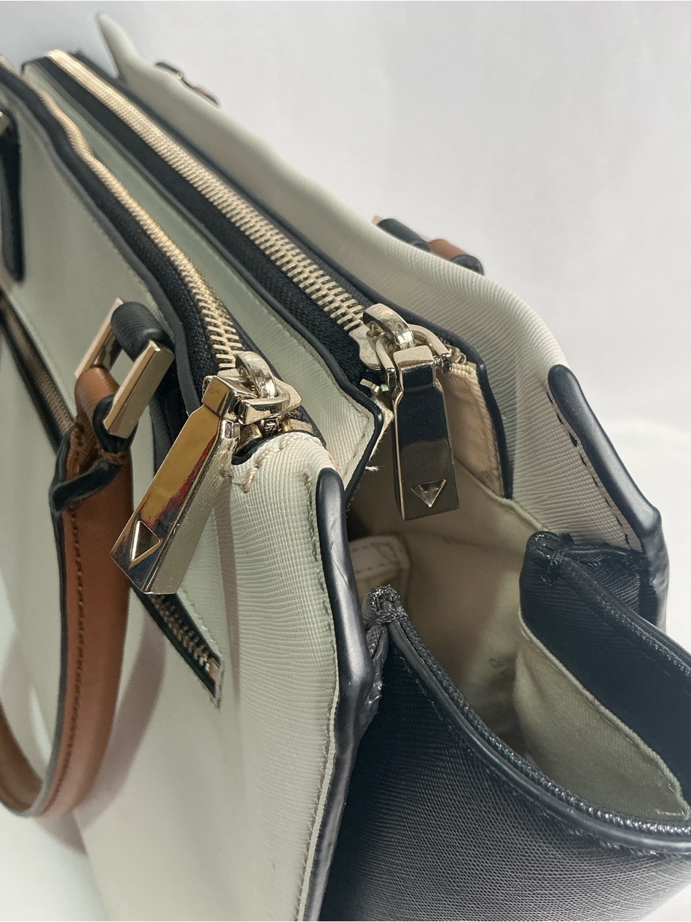 GUESS Cherie Status Carryall Satchel Colorblock Black White - Picture 14 of 16